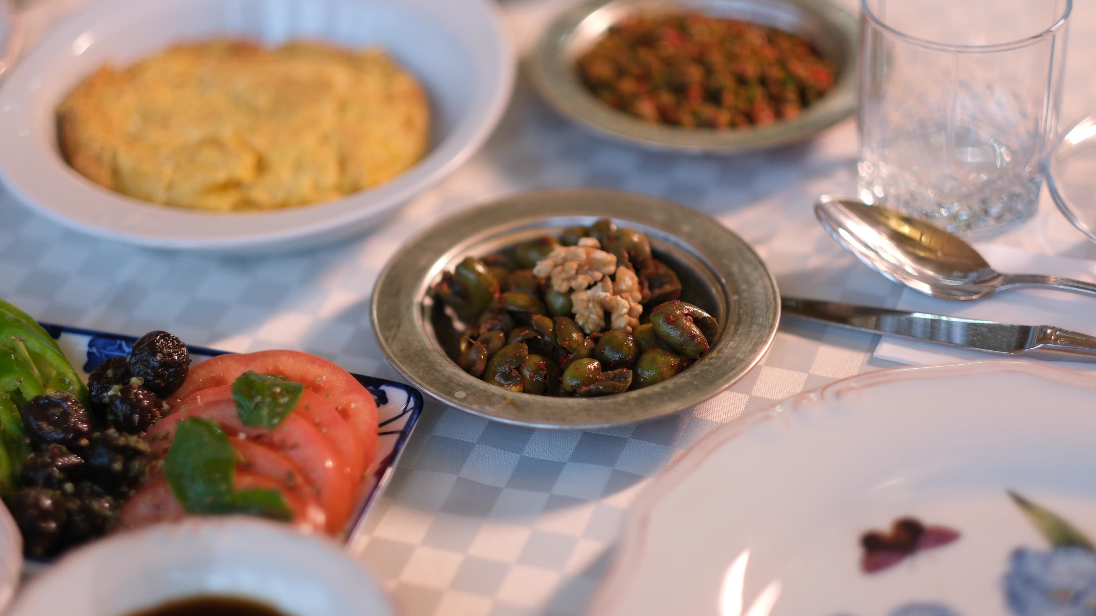 Soğuklar, Zeytinyağlılar & Salatalar