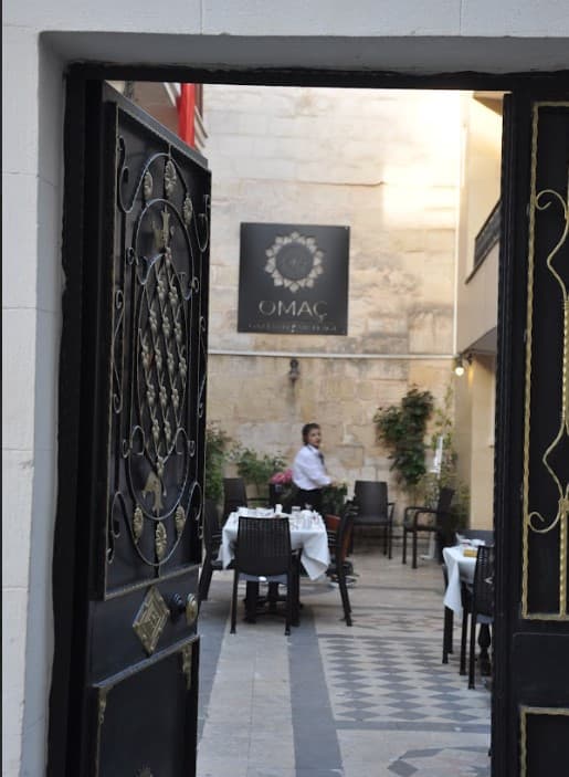 Omaç Gaziantep girişindeki sofra